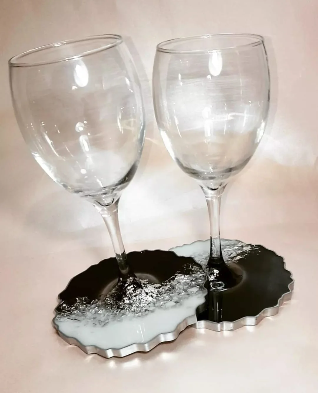 كاسات الخطوبه والزواج والنيش كمان — ديكورات منزلية يدوية — Resin Aswan