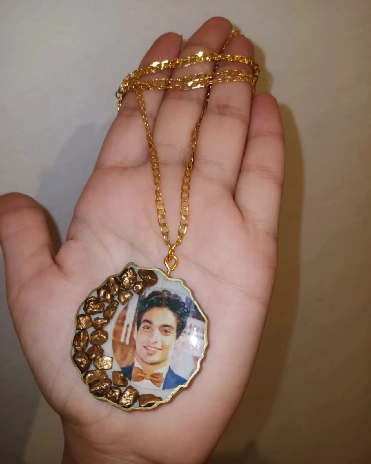سلسله بالصورة — اكسسوارات يدوية — Resin Aswan